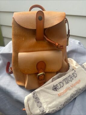 Old Trend Tan Leather Backpack - Classic Women's Backpack